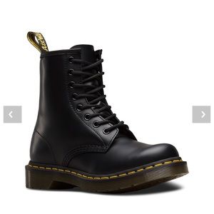 Dr Martens black size 7